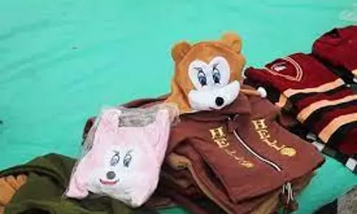 கரூரில் சூடுபிடிக்கும் குல்லா, ஸ்வெட்டர் விற்பனை