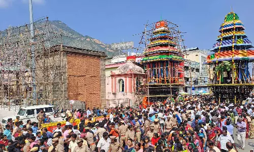 திருவண்ணாமலையில் முருகர் தேர் வெள்ளோட்டம்- ஏராளமான பக்தர்கள் பங்கேற்பு