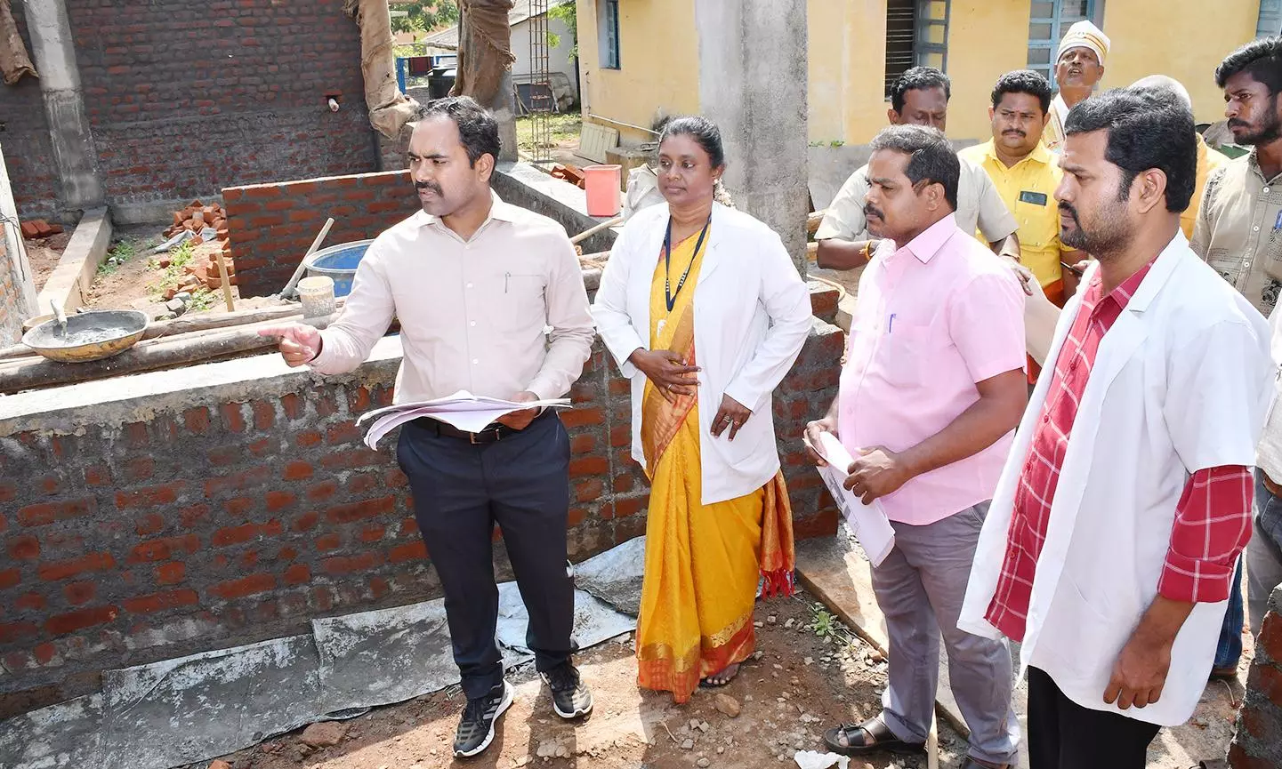 பிரான்மலை அரசு ஆரம்ப சுகாதார நிலையத்தில் கலெக்டர் ஆய்வு பிரான்மலை அரசு ஆரம்ப சுகாதார நிலையத்தில் கலெக்டர் ஆய்வு