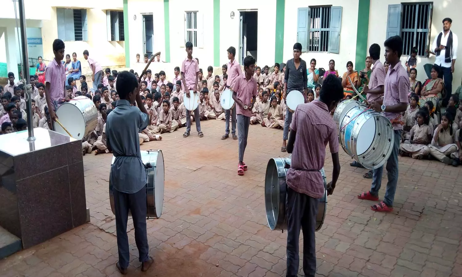 செங்கோட்டை அரசு பள்ளியில் கலைத்திருவிழா