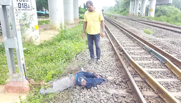 தஞ்சையில் ரெயிலில் அடிபட்டு வாலிபர் பலி