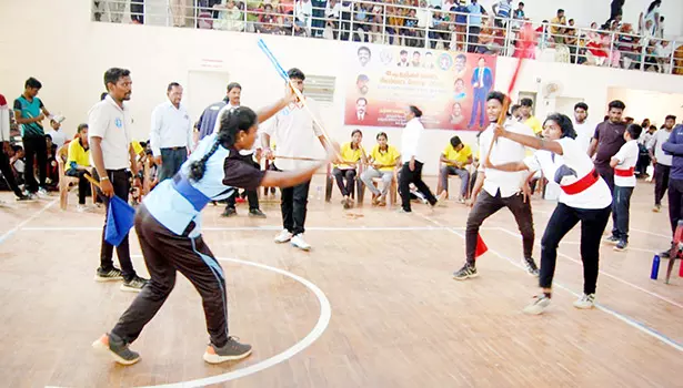 மாவட்ட அளவிலான சிலம்பாட்ட போட்டி