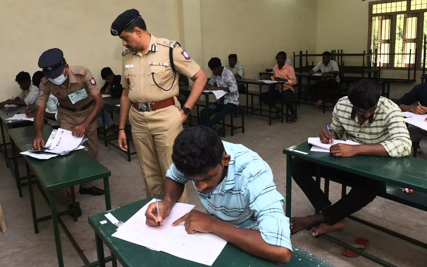 2-ம் நிலை காவலர் எழுத்து தேர்வு 2-ம் நிலை காவலர் எழுத்து தேர்வு