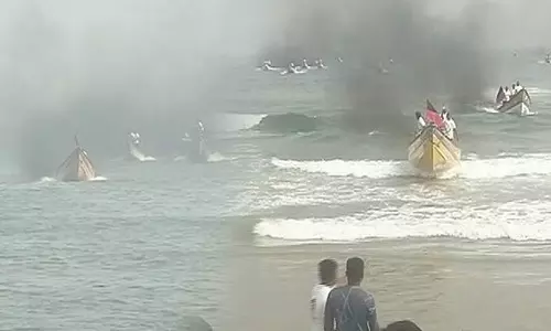 உதயநிதி ஸ்டாலின் பிறந்தநாள்- மெரினா கடற்கரையில் திமுக சார்பில் படகு போட்டி