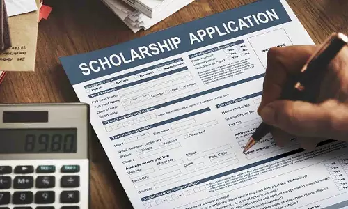 கல்லூரி மாணவர்கள் கல்வி உதவித்தொகை பெற விண்ணப்பிக்கலாம்