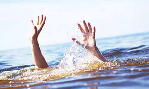 தண்ணீரில் மூழ்கி பள்ளி மாணவன் சாவு