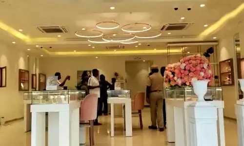 நகைக்கடை கொள்ளை: 4 மாதமாக கடையை நோட்டமிட்டு கொள்ளையடித்த சிறுவர்கள்