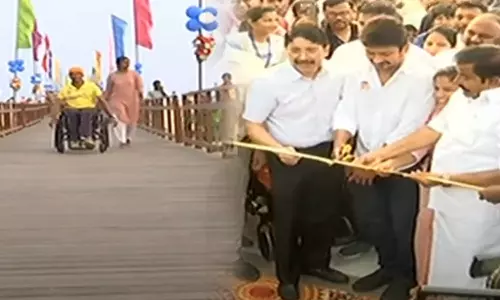 மெரினா கடற்கரையில் மாற்றுத்திறனாளிகளுக்கான நடைபாதை - உதயநிதி ஸ்டாலின் திறந்து வைத்தார்