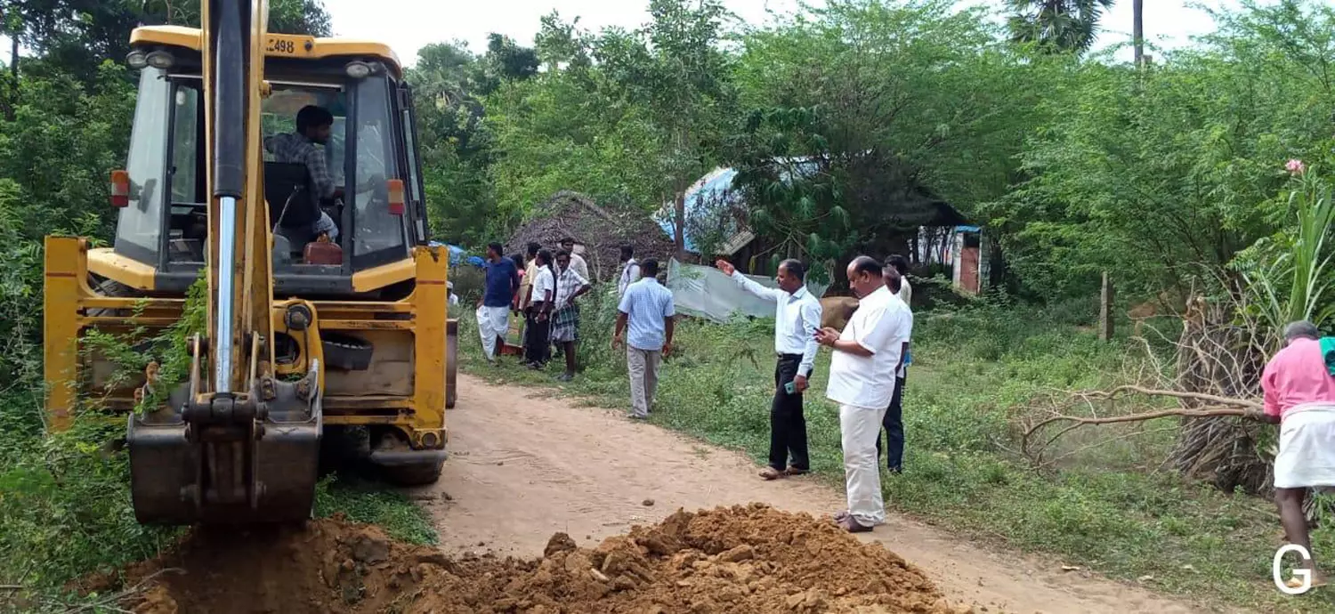 சாலை ஆக்கிரமிப்புகள் அகற்றம் சாலை ஆக்கிரமிப்புகள் அகற்றம்