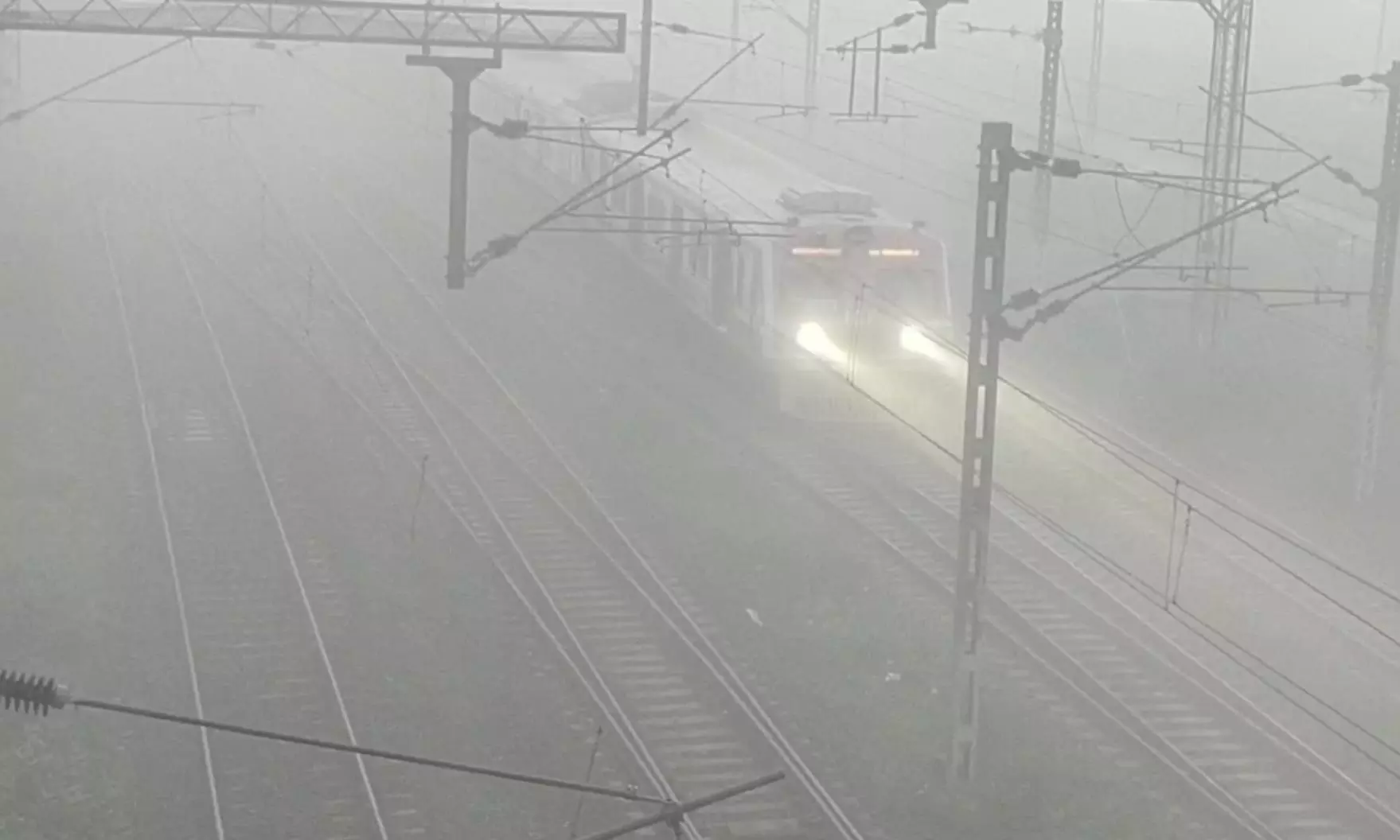 திருவள்ளூர், காஞ்சிபுரம் மாவட்டத்தில் கடும் பனிமூட்டம்