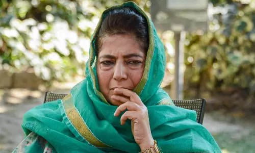 24 மணி நேரத்துக்குள் அரசு குடியிருப்பை காலி செய்ய மெகபூபா முப்திக்கு உத்தரவு