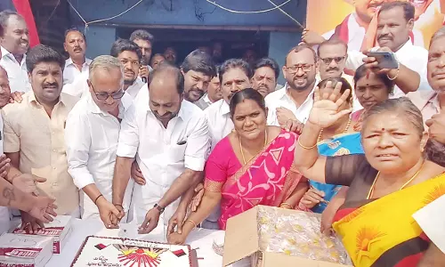 உதயநிதி ஸ்டாலின் பிறந்த நாள் கொண்டாட்டம்