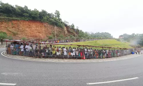 திருப்பதியில் இலவச தரிசனத்திற்கு 30 மணி நேரம் காத்திருக்கும் பக்தர்கள்