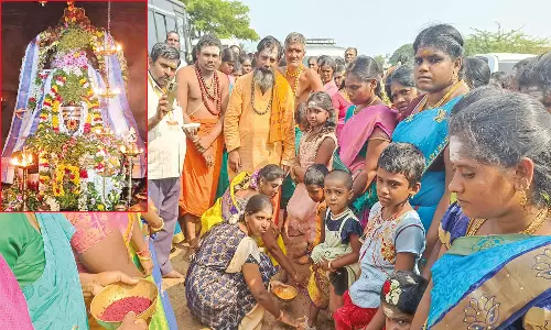 திருவாடானை ஏகாம்பரேசுவரர் கோவிலில் 108 மூலிகை பொடி அபிஷேகம்