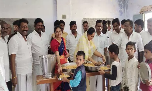 உடன்குடி ஒன்றிய பகுதியில் தி.மு.க சார்பில் 7500 பேருக்கு  நலதிட்ட உதவிகள்