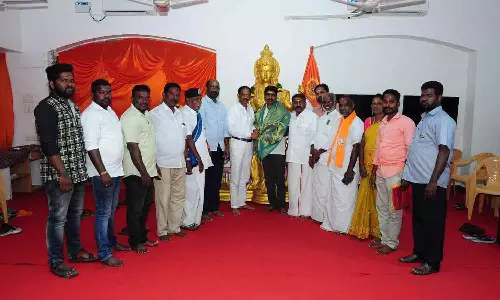 தேர்தல் பிரச்சாரத்திற்கு பா.ஜனதா நிர்வாகிகள் குஜராத் பயணம்