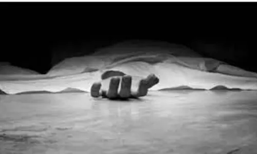 சுவர் இடிந்து விழுந்து 2 வயது குழந்தை சாவு