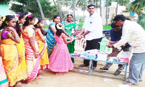 அரசு பள்ளியில் கலை திருவிழா