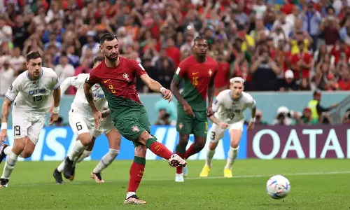 உலக கோப்பை கால்பந்து: உருகுவே அணியை  2-0 கோல் கணக்கில் வீழ்த்தியது போர்ச்சுக்கல்