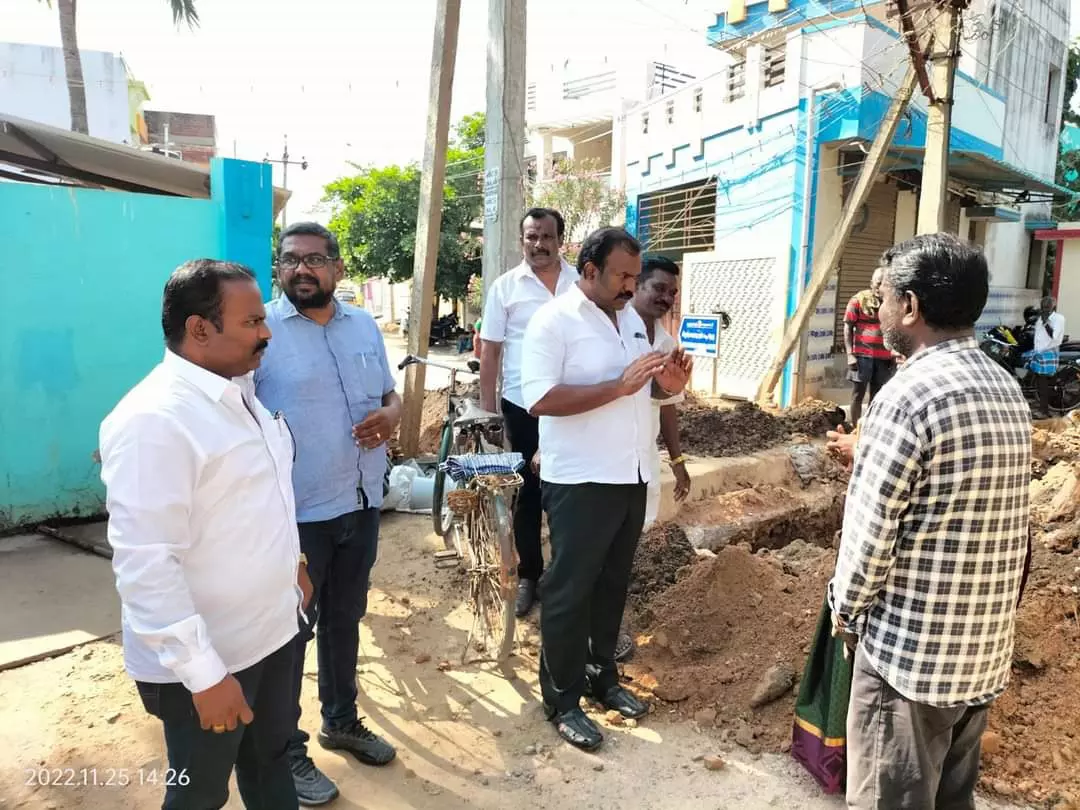 தூத்துக்குடி மாநகரத்தில் வடிகால்களில் உள்ள தடைகளை அகற்ற மேயர் உத்தரவு தூத்துக்குடி மாநகரத்தில் வடிகால்களில் உள்ள தடைகளை அகற்ற மேயர் உத்தரவு