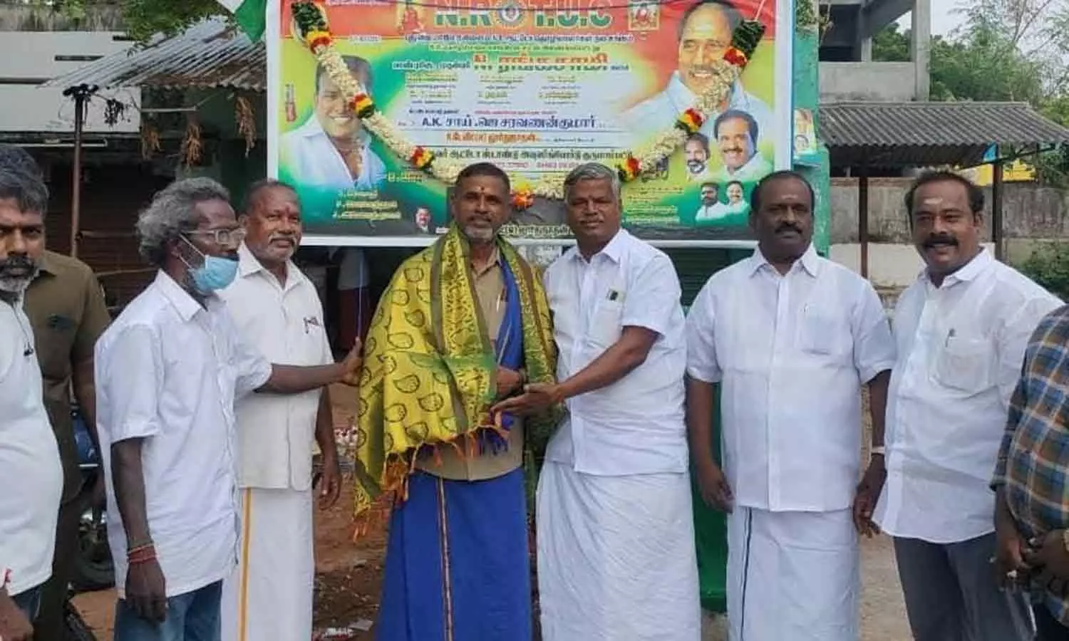 இளைஞர்களுக்கு வேலைவாய்ப்பை ஏற்படுத்த அரசு திட்டமிட்டுள்ளது இளைஞர்களுக்கு வேலைவாய்ப்பை ஏற்படுத்த அரசு திட்டமிட்டுள்ளது