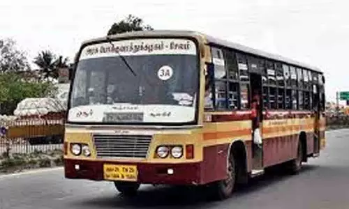 பள்ளி மாணவர்கள் வசதிக்காக கூடுதலாக அரசு பஸ்கள் இயக்க  கோரிக்கை