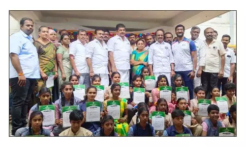 ஓசூர் அரசு பெண்கள் பள்ளியில்  கல்வித்துறை சார்பில் கலைத்திருவிழா