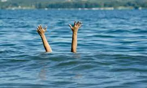 குழியில் தேங்கிய நீரில் மூழ்கி சிறுவன் சாவு