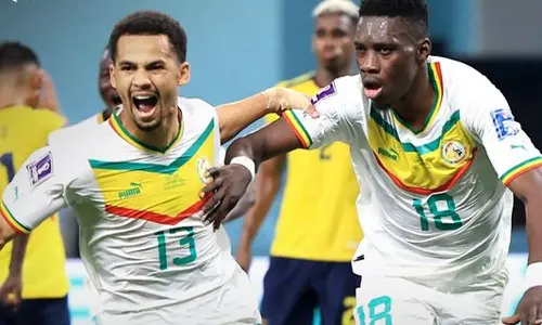 உலக கோப்பை கால்பந்து  தொடரில் இருந்து வெளியேறியது ஈகுவடார்