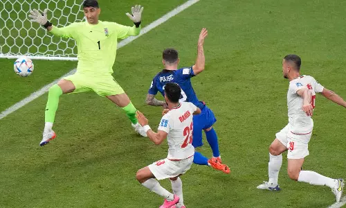 உலக கோப்பை கால்பந்து- ஈரானை வீழ்த்தி அடுத்து சுற்றுக்குள் நுழைந்தது அமெரிக்கா