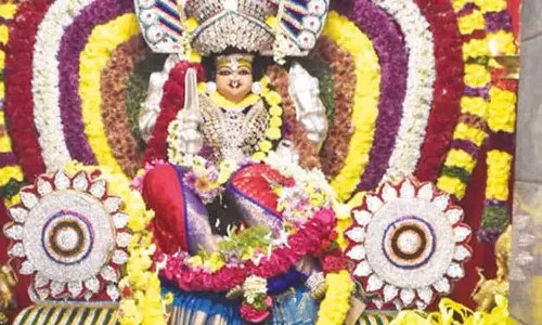 ஈரோடு சின்னமாரியம்மன் -பெரியமாரியம்மன் கோவில் குண்டம் விழா பூச்சாட்டுதலுடன் தொடங்கியது