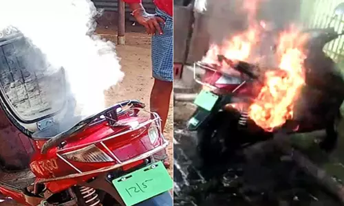 எலக்ட்ரிக் பைக் எரிந்து நாசம்