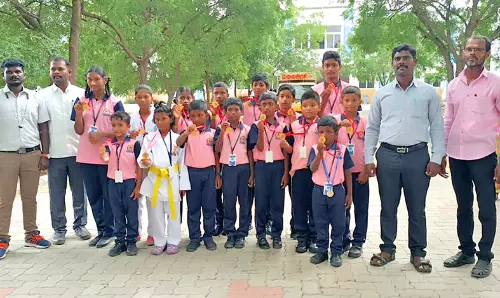 கோவில்பட்டி அருகே தென்மாவட்ட அளவிலான விளையாட்டு போட்டிகள்