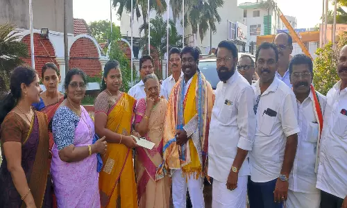 கன்னியாகுமரி அரசு பள்ளியில் அடிப்படை வசதிகளை செய்ய நிதி ஒதுக்க வேண்டும் - விஜய்வசந்த் எம்.பி.யிடம் பொதுமக்கள் வலியுறுத்தல்