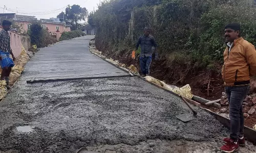 மண் சாலை சிமெண்ட் சாலையாக மாற்றம்