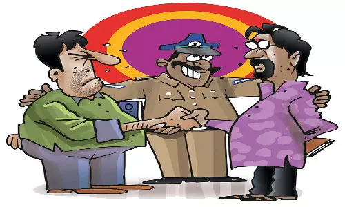 போலீஸ் நிலையத்தில் கட்டப்பஞ்சாயத்து நடக்காமல் பார்த்துக்கொள்ள வேண்டும்