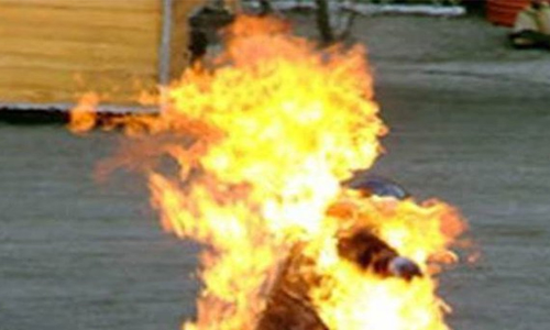 தீக்குளித்த வெள்ளி தொழிலாளி சாவு