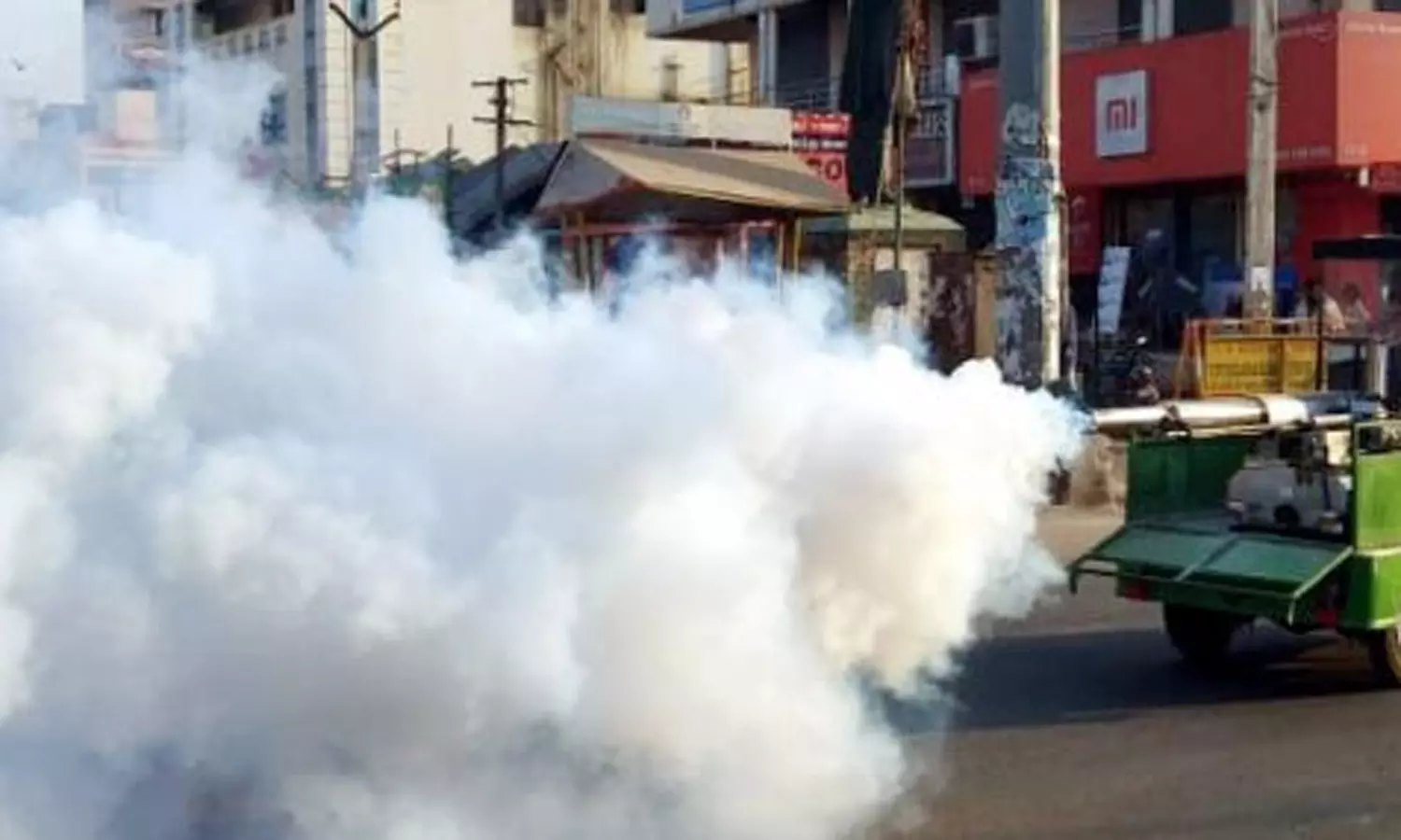 ஸ்ரீபெரும்புதூரில் கொசு மருந்து தெளிக்கும் எந்திரம் வெடித்து ஊழியர் படுகாயம்