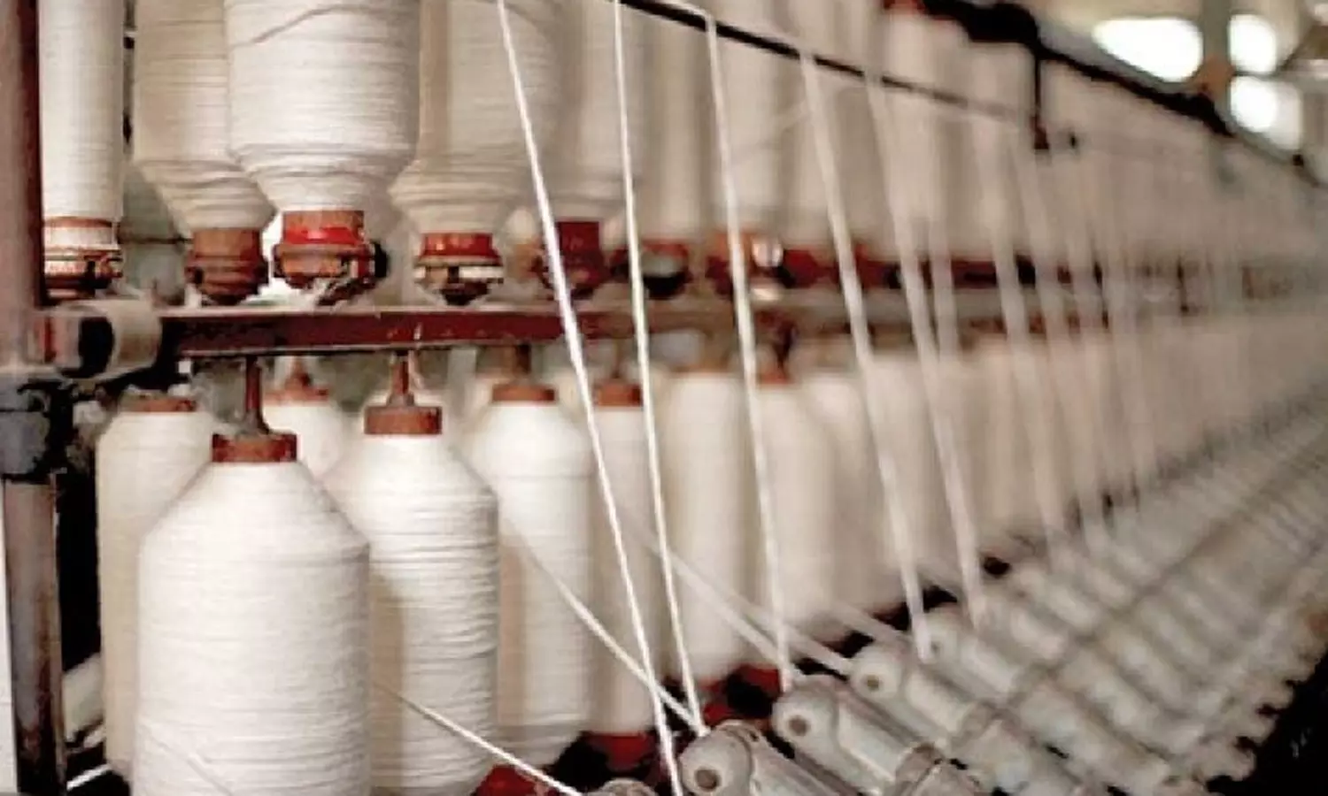 நடப்பு மாதம் நூல் விலையில் மாற்றம் இல்லை- திருப்பூர் ஆடை உற்பத்தியாளர்கள் நிம்மதி