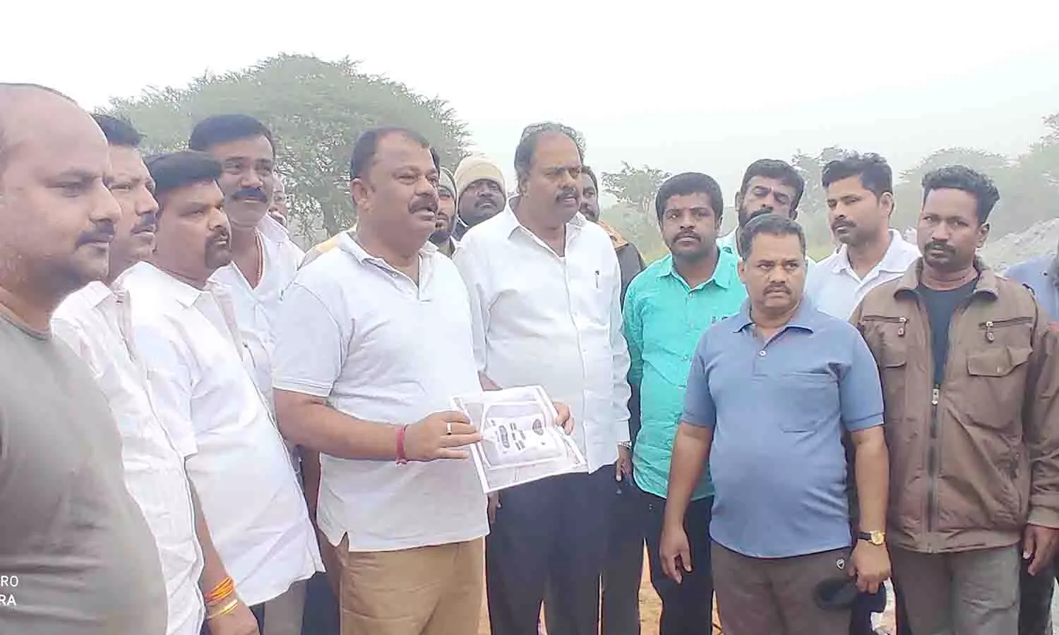 ஓசூர் அந்திவாடி விளையாட்டு மைதானம் அருகில் திடக்கழிவு மேலாண்மை திட்டம் செயல்படுத்தப்படுவதை நிறுத்தாவிடில் போராட்டம் நடத்தப்படும்- முன்னாள் அமைச்சர் பாலகிருஷ்ண ரெட்டி பேட்டி ஓசூர் அந்திவாடி விளையாட்டு மைதானம் அருகில் திடக்கழிவு மேலாண்மை திட்டம் செயல்படுத்தப்படுவதை நிறுத்தாவிடில் போராட்டம் நடத்தப்படும்- முன்னாள் அமைச்சர் பாலகிருஷ்ண ரெட்டி பேட்டி