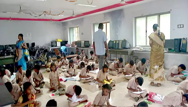 திருவையாறு அரசு பள்ளியில் கலைத்திருவிழா