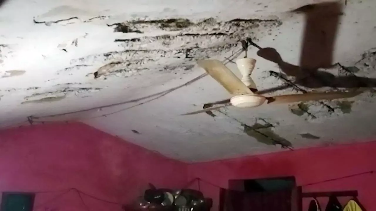 தேவராயபுரம் ஊராட்சியில் இடிந்து விழும் நிலையில் தொகுப்பு வீடுகள் தேவராயபுரம் ஊராட்சியில் இடிந்து விழும் நிலையில் தொகுப்பு வீடுகள்