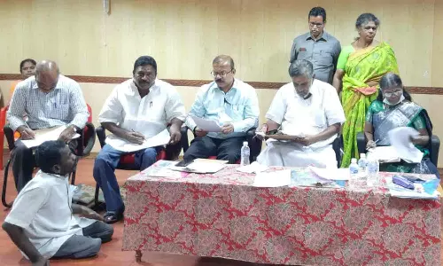 மாற்றுதிறனாளி சாதனையாளர்கள்   விருது தேர்வு  ஆலோசனை கூட்டம்-அமைச்சர் தேனீ.ஜெயக்குமார் பங்கேற்பு