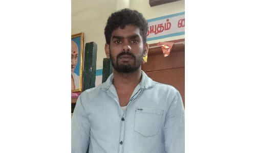 காதலை ஏற்க மறுத்ததால்   கல்லூரி மாணவியின் கிராமத்தில் நண்பர்களுடன்   புகுந்து ரகளை செய்த கார் டிரைவர்