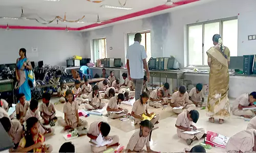 திருவையாறு அரசு பள்ளியில் கலைத்திருவிழா