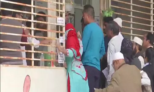 குஜராத் சட்டசபை தேர்தல்- பிற்பகல் 3 மணி நிலவரப்படி 48.48 சதவீத வாக்குப்பதிவு