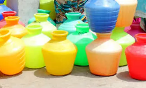 பழவேற்காடு பகுதியில் குடிநீர் தட்டுப்பாடு ஒரு குடம் ரூ.7-க்கு விற்பனை