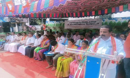 தக்கலை அருகே பாரதிய ஜனதாவினர் போலீசாருடன் வாக்குவாதம் - பரபரப்பு