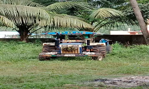 பண்ருட்டி  கெடிலம் ஆற்றில் மணல் கடத்தல்:  டிராக்டர்பறிமுதல்