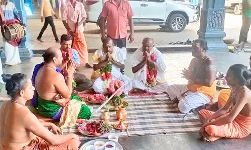 குலசேகரன்பட்டினம் முத்தாரம்மன் கோவிலில் ரூ.1 கோடியில் முன்மண்டபம் கட்டும் பணி தொடங்கியது